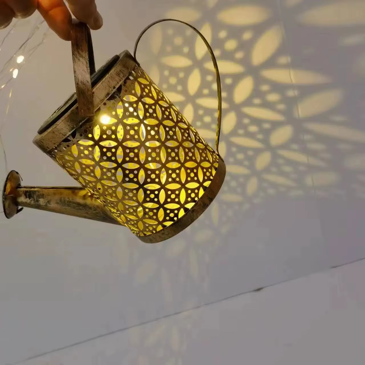 1Pc Solar Watering Can with Lights Outdoor Solar Garden Lights Decro Solar Lights Waterproof Hanging Lantern for Yard Patio